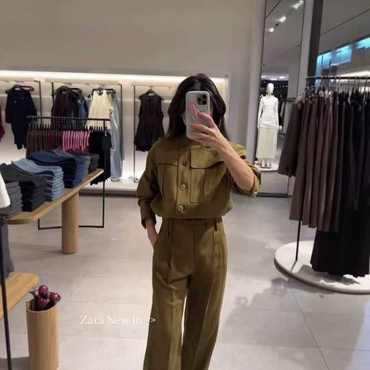 Damen cropped Utility-Jacke mit praktischen Taschen und elastischem Saum EB