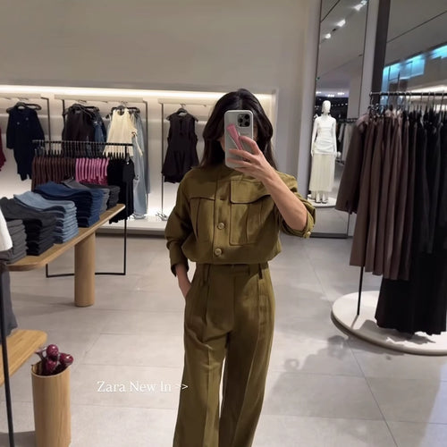 Damen cropped Utility-Jacke mit praktischen Taschen und elastischem Saum EB