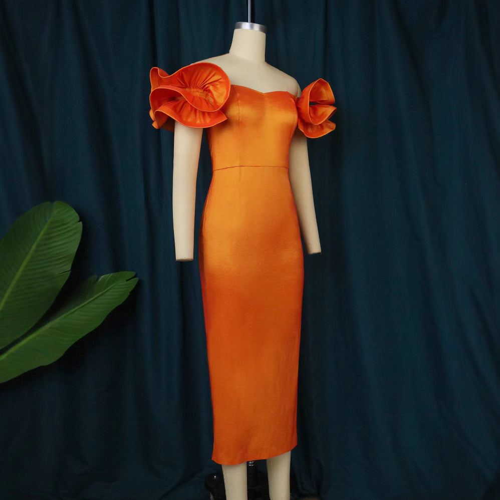 Damen Figurnahes Spitzenkleid mit voluminösen Rüschensäumen EB