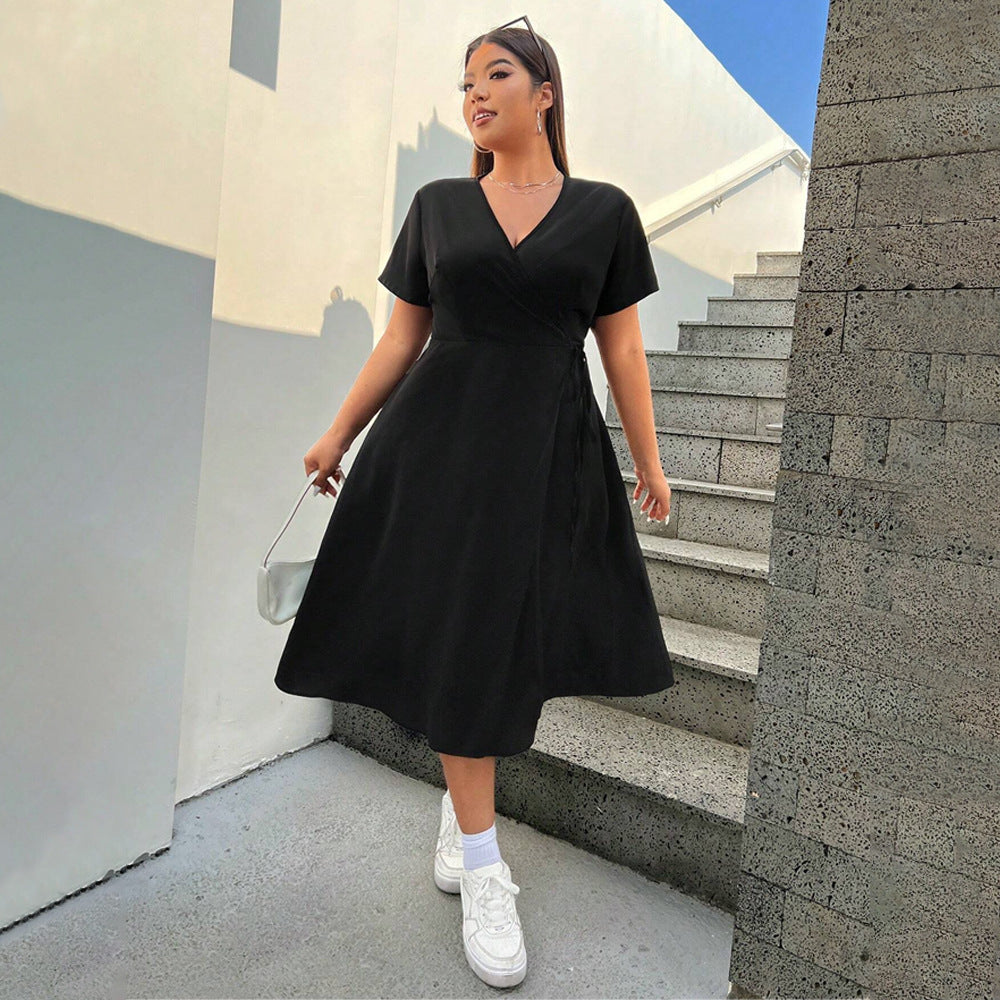 Damen Wickelkleid mit elegantem Schlitz und taillierter Silhouette EB