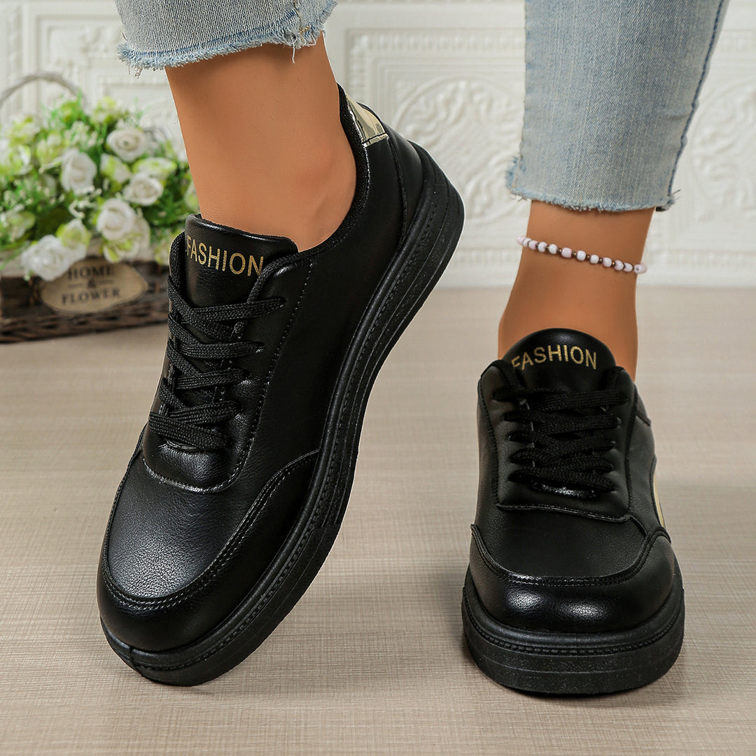 Damenstylische Sneaker mit metallischen Akzenten EB