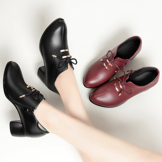 Damen Elegante Schnürstiefeletten mit dekorativen Schmuckdetails und komfortablem Blockabsatz EB