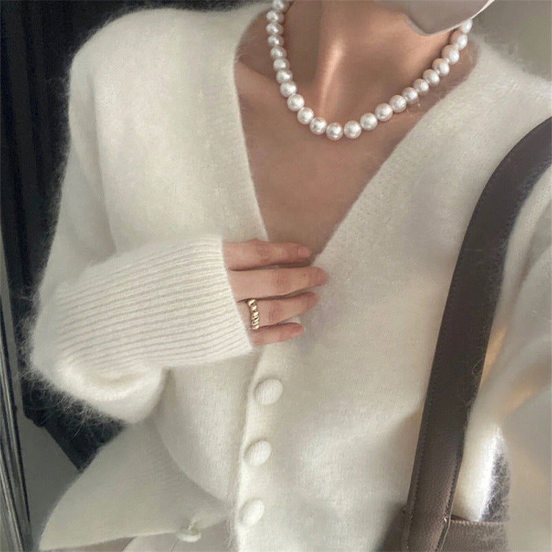 Damen Flauschiger Cardigan mit V-Ausschnitt und dekorativen Knöpfen EB