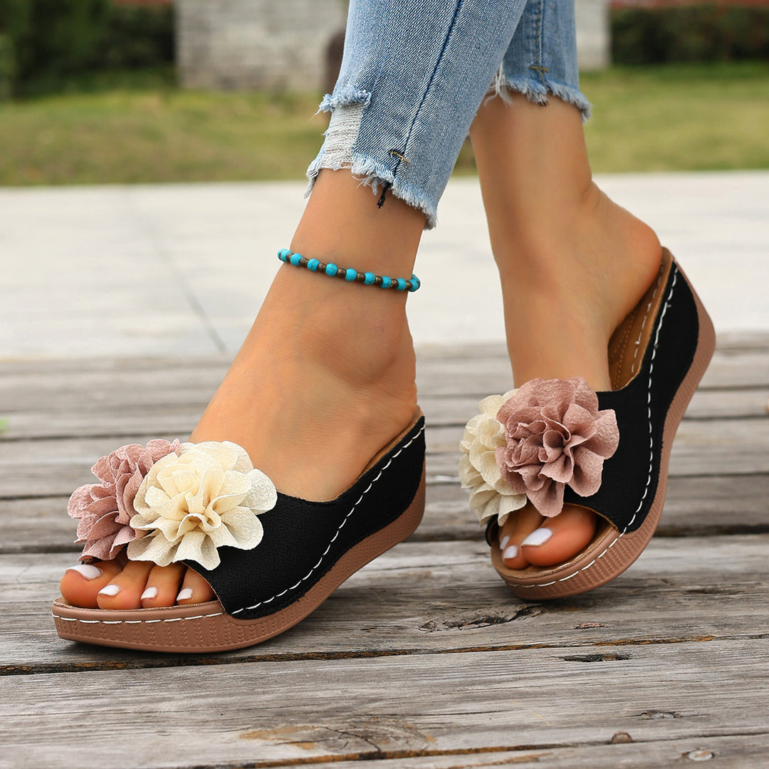 Damen Plattform-Pantoletten mit floralem Design und komfortablem Fußbett EB