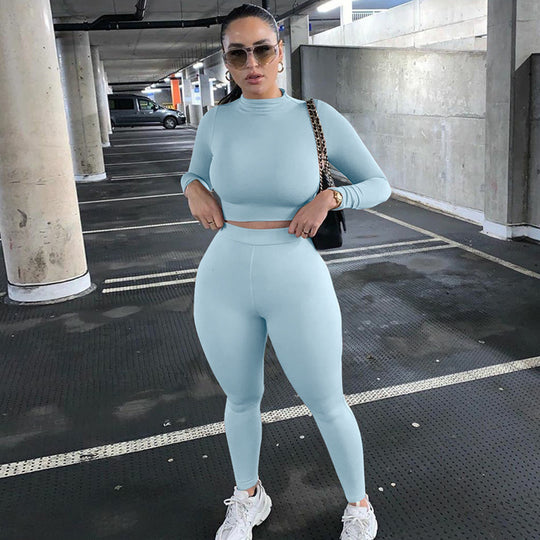 Damen Sportliches Set mit hochgeschlossenem Oberteil und enganliegenden Leggings EB