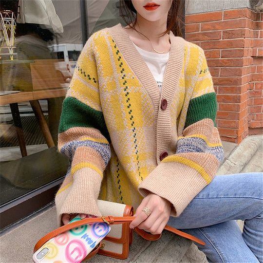 Damen Grobstrick-Cardigan mit buntem Karomuster und großen Holzknöpfen EB