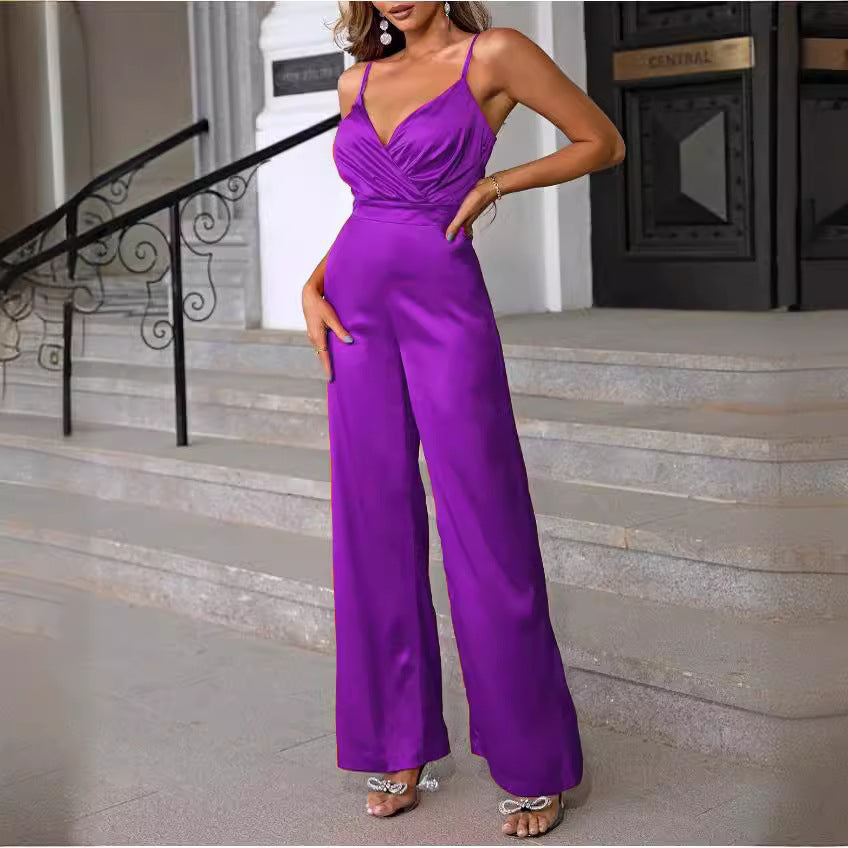 Damen eleganter Jumpsuit mit schmalen Trägern und einem fließenden Schnitt EB