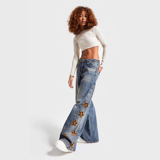 Damen weite Jeans mit floralem Stickdesign EB
