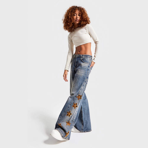 Damen weite Jeans mit floralem Stickdesign EB