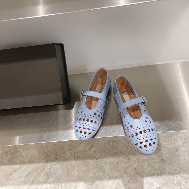 Damen elegante Ballerinas im modischen Lochdesign mit verstellbarem Riemen EB