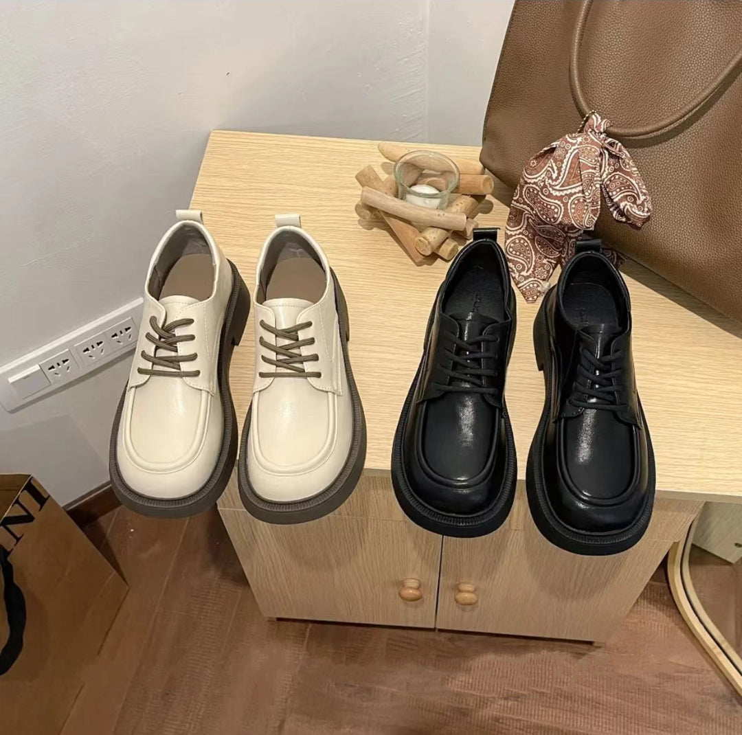 Damen Komfortable Schnürschuhe mit innovativem Design und rutschfester Sohle EB