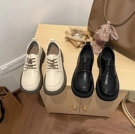 Damen Komfortable Schnürschuhe mit innovativem Design und rutschfester Sohle EB