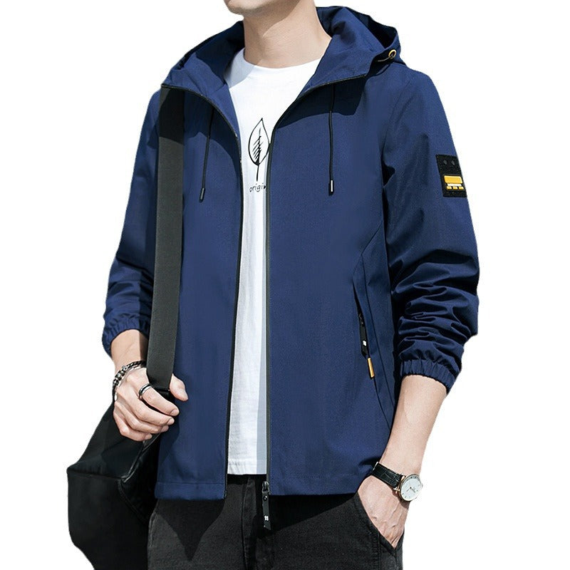 Herren sportliche Windjacke mit praktischem Reißverschluss und verstellbarer Kapuze Hedi-Mode