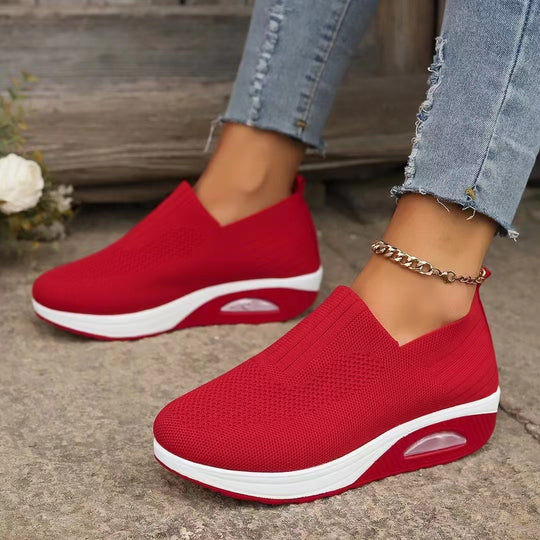 Damen Sportliche Slip-On Sneakers mit atmungsaktiver Oberstruktur EB