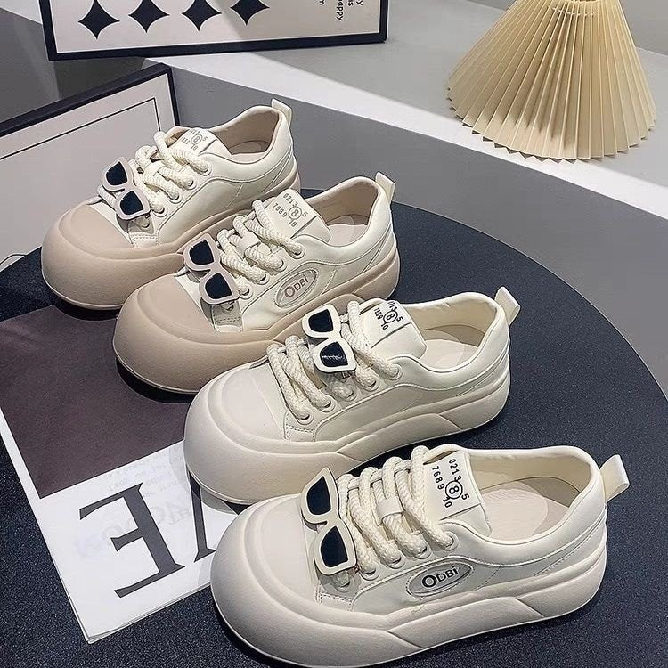 Damen modische Sneaker mit einzigartigen Details und hohem Tragekomfort EB