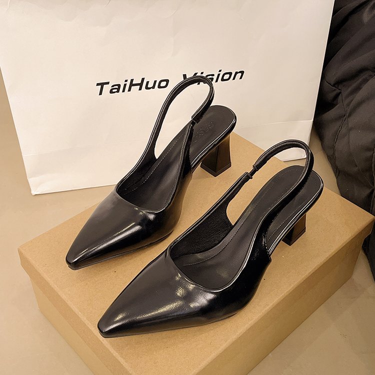 Damen Slingback-Pumps mit elegantem Design und stilvollem Blockabsatz EB
