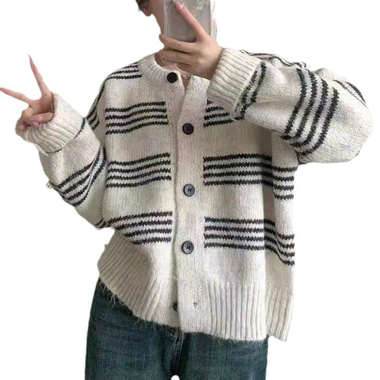 Damen modische Strickjacke mit feiner Streifenstruktur und dekorativen Knöpfen EB
