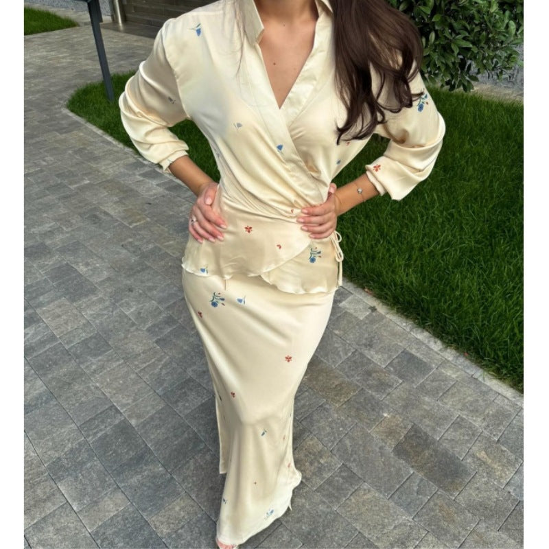 Damen Elegantes Satin Kleid mit blumigem Design und Wickeloptik EB