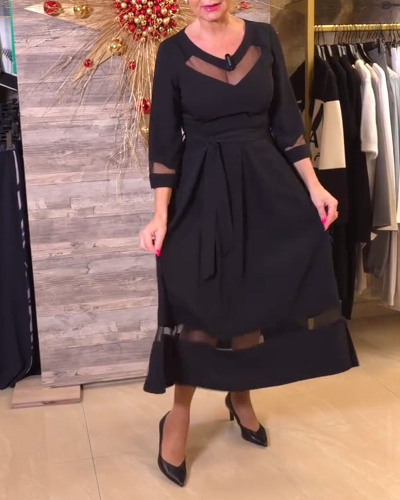 Damen Fließendes Maxikleid mit transparenten Akzenten und Taillengürtel Heidi-Mode