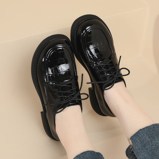 Damen Elegante Schnürschuhe aus lackiertem Kunstleder mit blockiertem Absatz EB