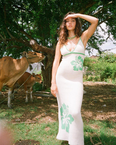 Damen Maxikleid mit raffiniertem Häkelmuster und floralen Akzenten EB