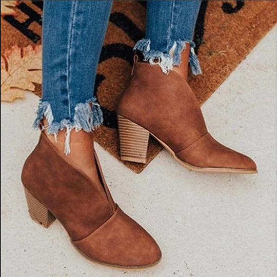 Damen Ankle Boots mit modischem Schnitt und hochwertiger Oberflächenstruktur EB