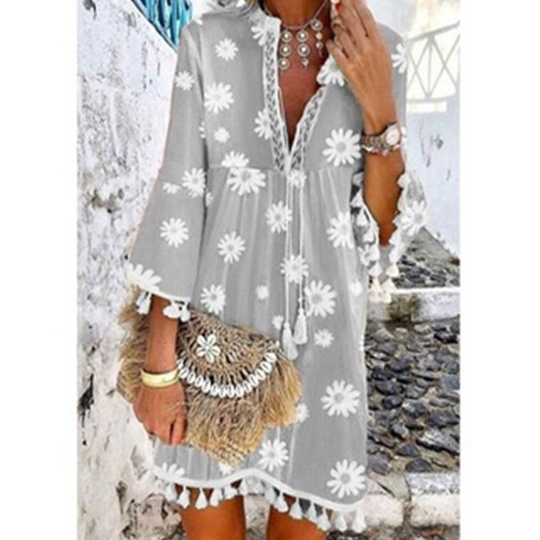 Damen Strandkleid mit floralen Motiven und Quastenverzierungen EB