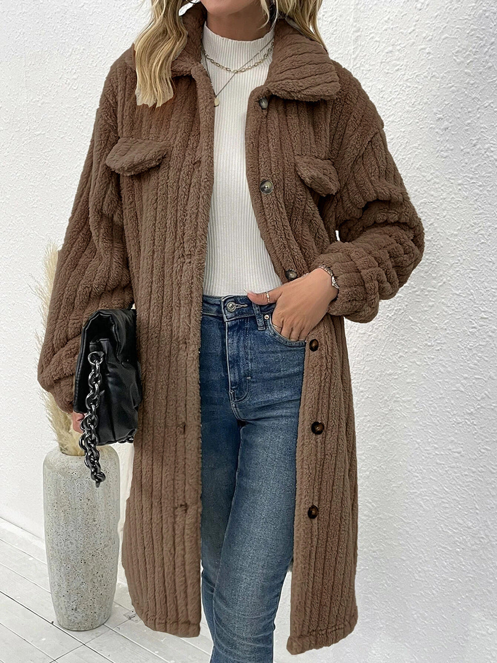 Damen nan langer Teddy-Mantel mit Schalkragen und aufgesetzten Brusttaschen EB