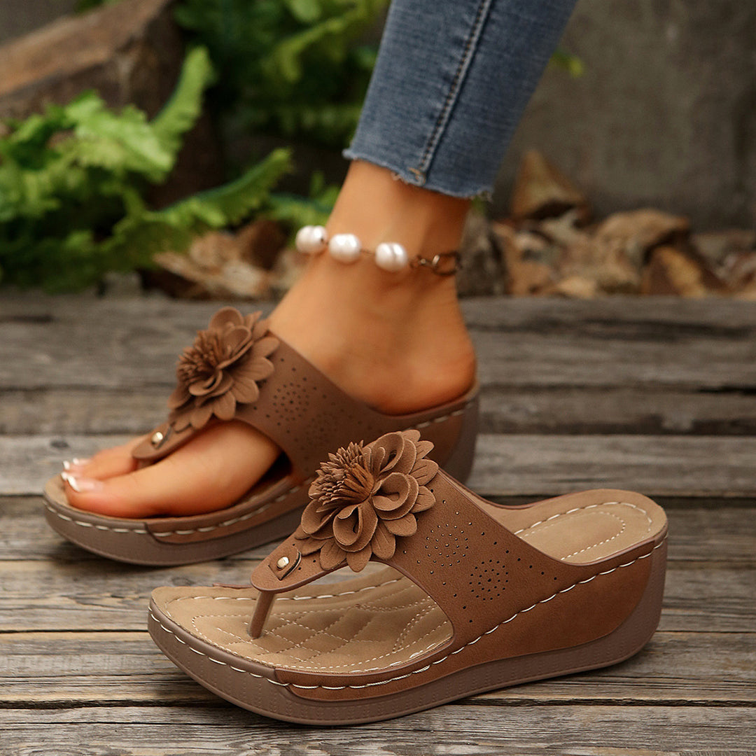 Damen Wedge-Sandalen mit floralen Akzenten und atmungsaktivem Obermaterial EB