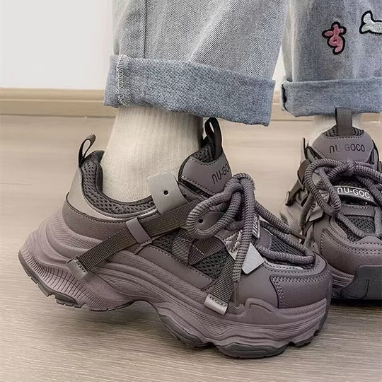 Damen Sportliche Sneakers mit innovativem Schnürsystem und rutschfester Sohle EB