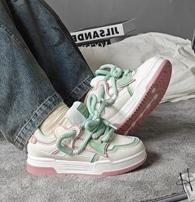Damen Sportliche Sneakers mit verstellbarem Schnürsystem und farbenfrohen Akzenten EB