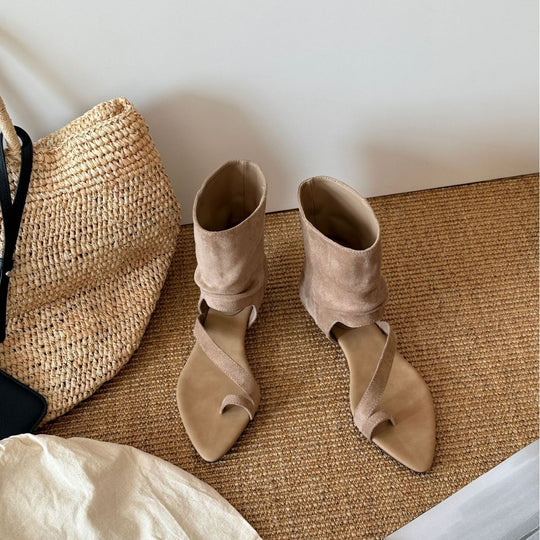 Damen Modische Zehentrenner-Sandalen mit innovativem Falten-Design EB