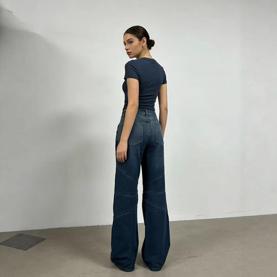 Damen Weit geschnittene Jeans mit einzigartigen Nahtdetails EB