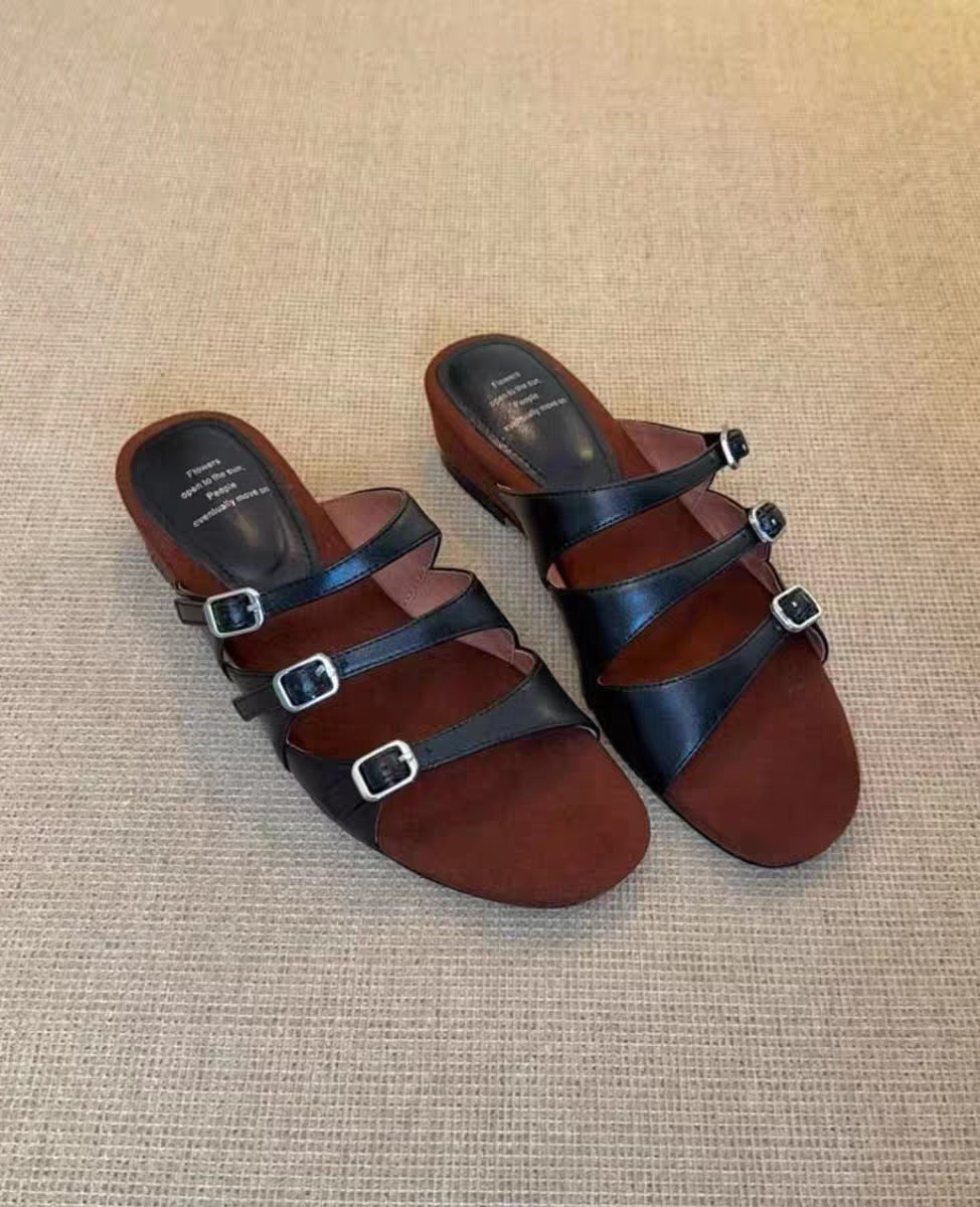 Damen eleganten Pantoletten mit modischen Riemen und zuverlässigem Halt EB