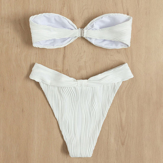 Damen Bandeau-Bikini mit strukturiertem Oberteil und hohem Beinausschnitt EB