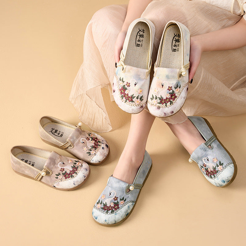 Damen Hausschläppchen mit floraler Stickerei und elegantem Riemen EB