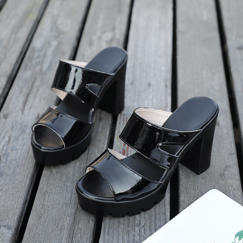 Damen Design-Absatzsandalen mit breiten Riemen und stabiler Laufsohle EB