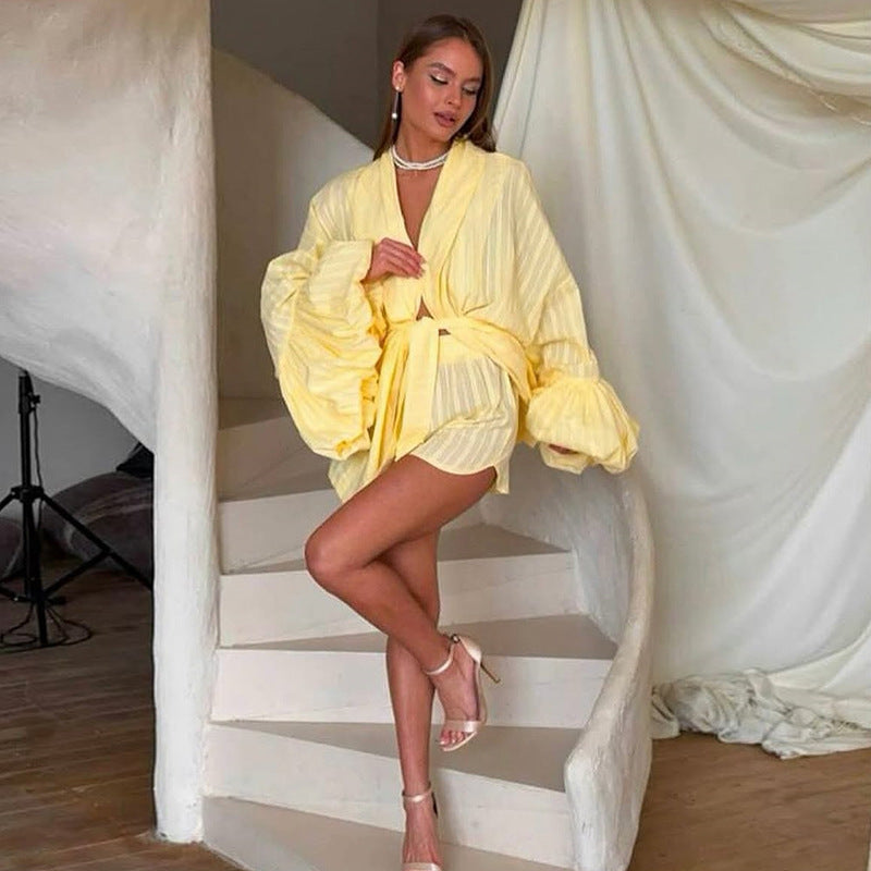 Damen eleganter Kimono mit voluminösen Ärmeln EB