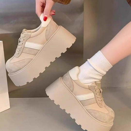 Damen Plattform-Sneaker mit modischem Veloursleder und ergonomischer Sohle EB