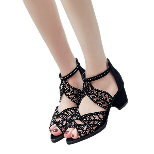Damen Elegante Sandalen mit glamourösem Strassdetail und modischem Riemendesign EB