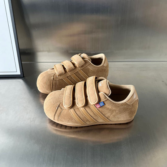 Damen Sportliche Sneakers mit praktischem Klettverschluss aus hochwertigem Wildleder EB