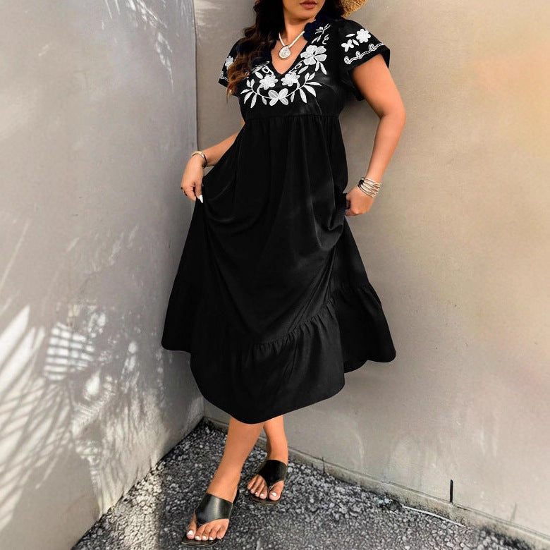Damen Maxikleid mit floralem Stickdesign und voluminösem Rock EB