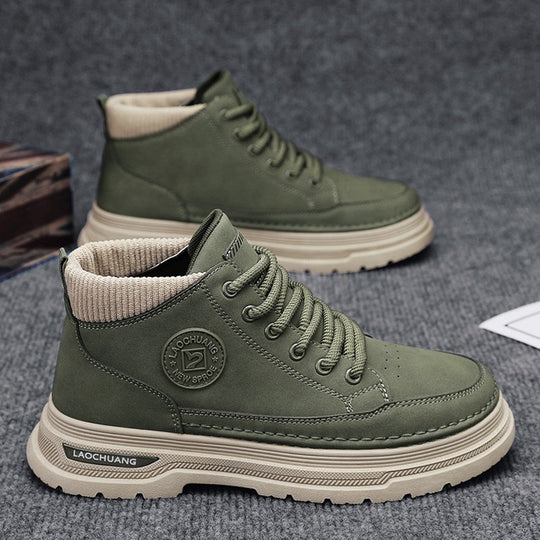 Damen Hohe Sneaker mit gepolsterter Knöchelpartie und rutschfester Sohle EB