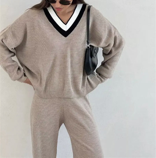 Damen gemütlicher V-Ausschnitt Pullover mit gestreiftem Kragen EB