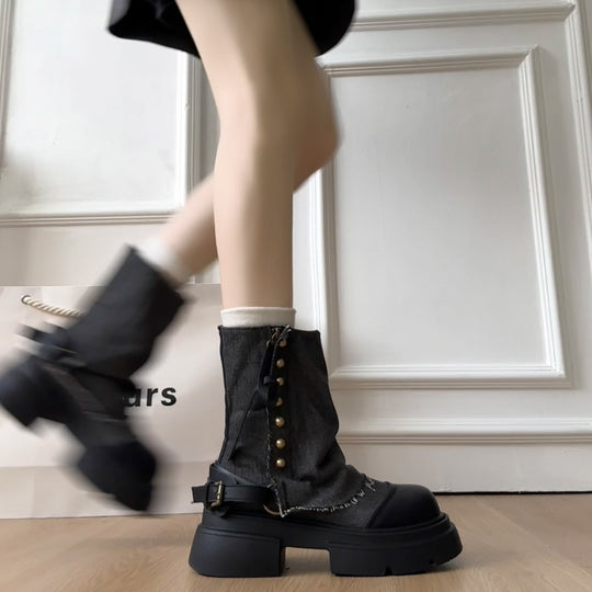 Damen Modische Chunky Stiefeletten mit dekorativem Riemen und robustem Profil EB
