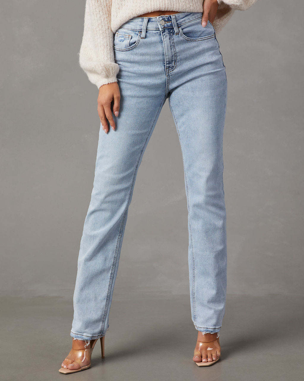 Damen High-Waist Jeans mit lässigem Schnitt und ausgefranstem Saum EB