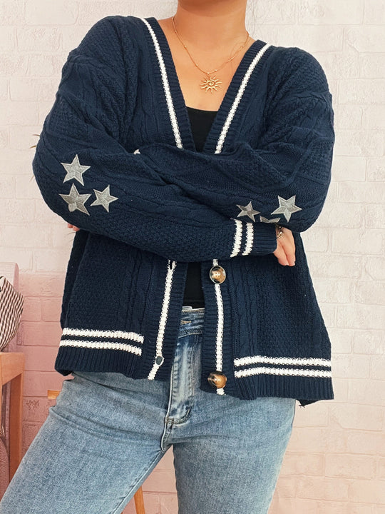 Damen gemütliche Strickjacke mit Sternen-Applikationen und modernen Details EB