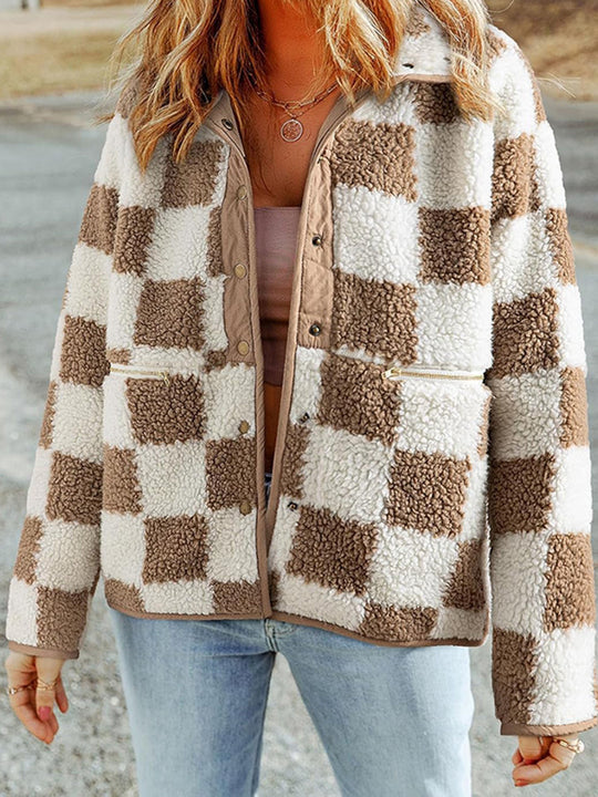 Damen Kuschelige Schafwolljacke mit modernen Karomustern EB