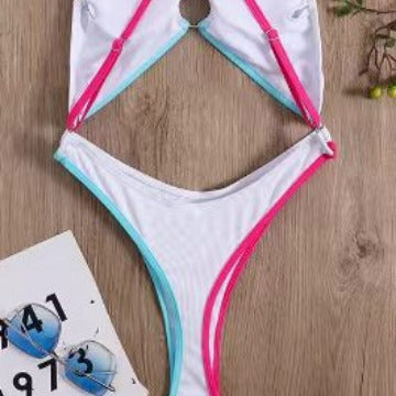Damen Badeanzug mit verführerischem Cut-Out und modischen Akzenten EB
