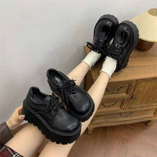 Damen Modische Schnürschuhe mit robustem Plateau und sockenähnlichem Detail EB